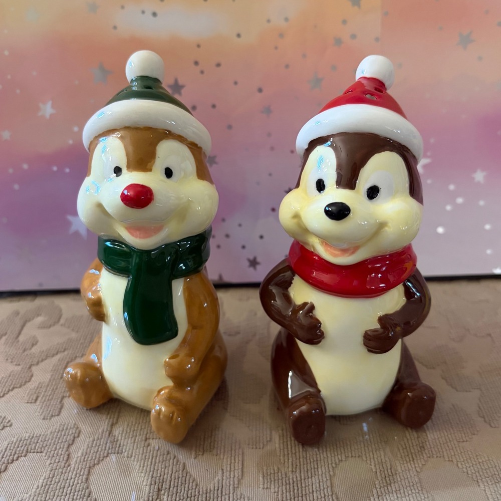 Disney Chip n Dale Christmas Salt and Pepper Shaker Set Ceramic Holiday Decor
